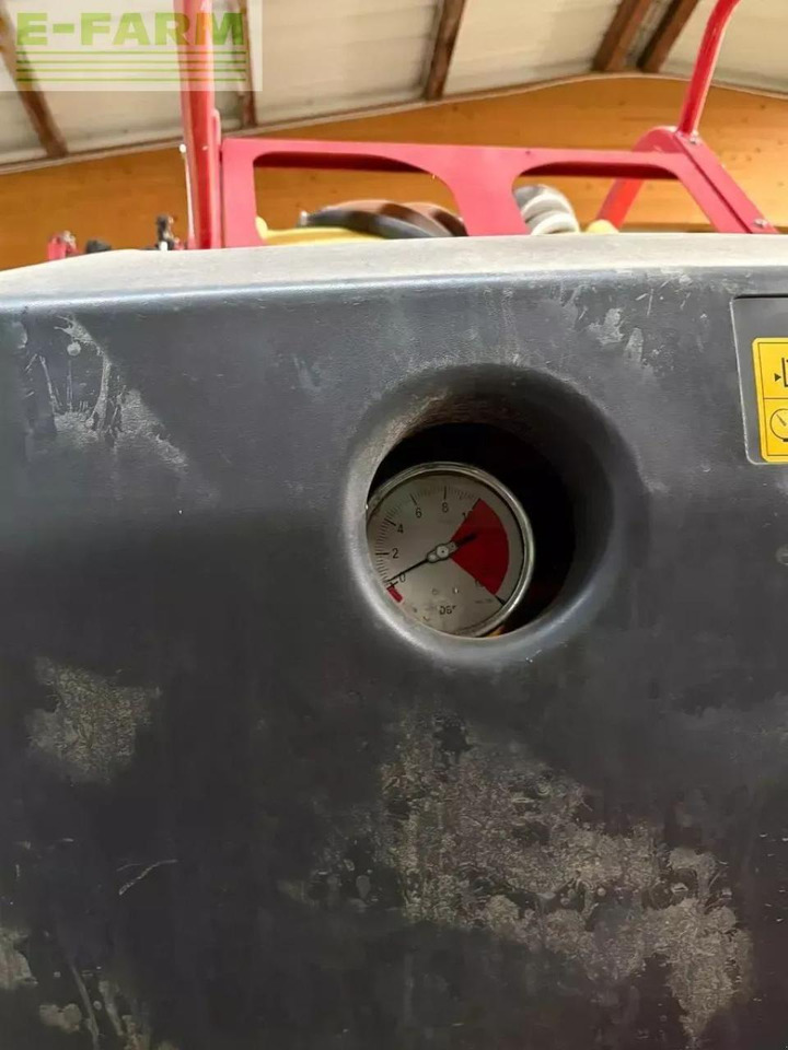 Getrokken veldspuit Kverneland ikarus s 38: afbeelding 21