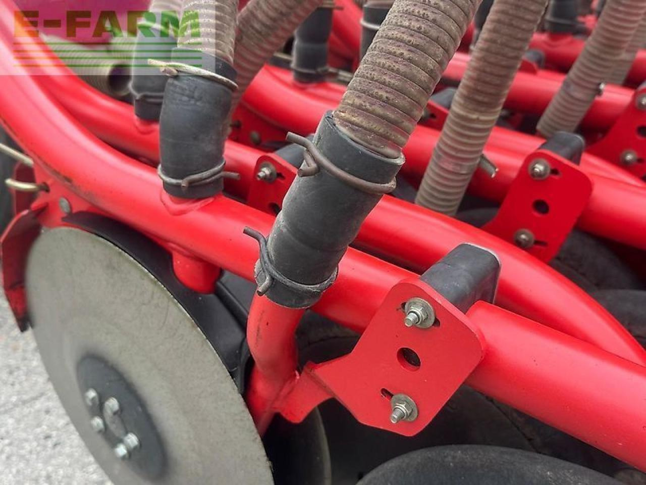 Kverneland u drill 600 - Zaaimachine: afbeelding 4 Kverneland u drill 600 - Zaaimachine: afbeelding 4