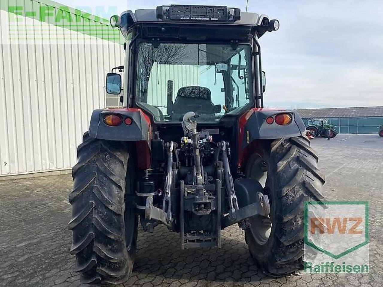 Massey Ferguson 6712 - Tractor: afbeelding 3 Massey Ferguson 6712 - Tractor: afbeelding 3