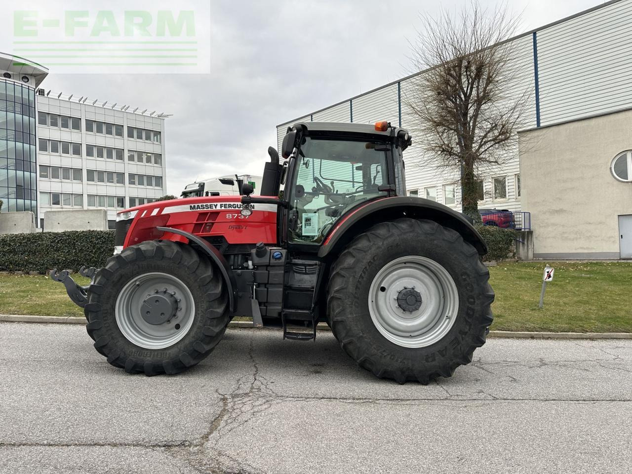 Massey Ferguson mf 8737 - Tractor: afbeelding 4 Massey Ferguson mf 8737 - Tractor: afbeelding 4