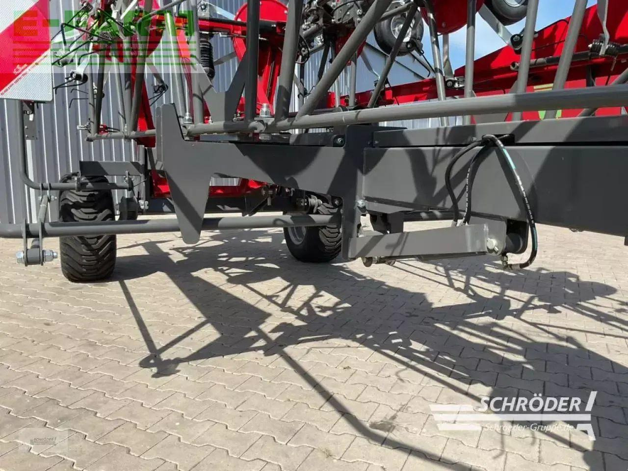Massey Ferguson td 1310x trc (lotus 1250 t) - Hooischudder: afbeelding 2 Massey Ferguson td 1310x trc (lotus 1250 t) - Hooischudder: afbeelding 2