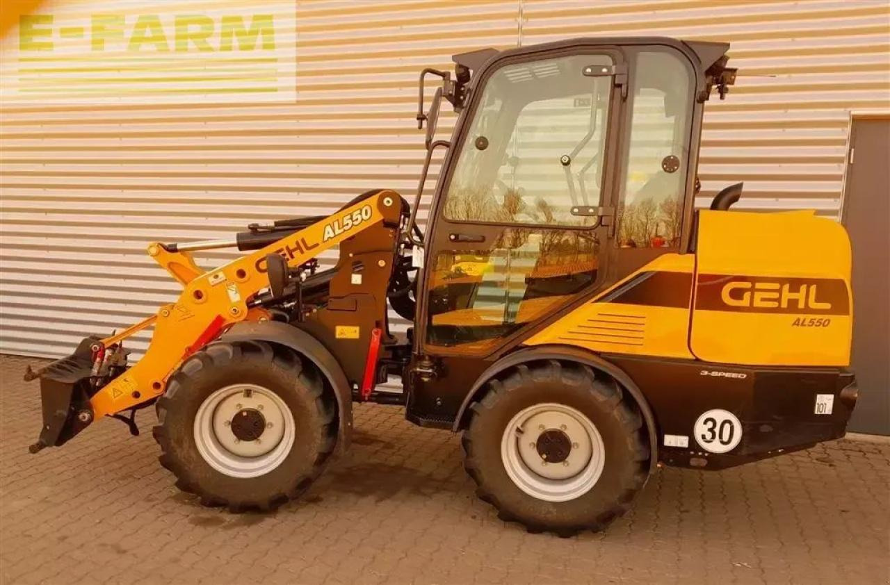 Mustang al550 m. kabine - Minigraafmachine: afbeelding 3 Mustang al550 m. kabine - Minigraafmachine: afbeelding 3