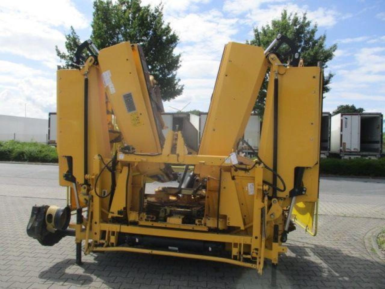New Holland 90 sfi - 12reihig - Hakselaar toebehoor: afbeelding 4 New Holland 90 sfi - 12reihig - Hakselaar toebehoor: afbeelding 4