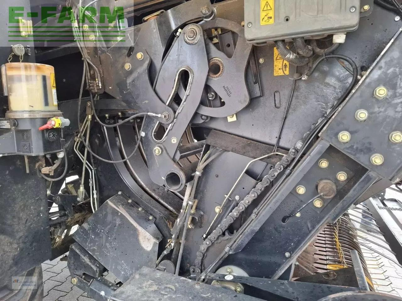 Vierkante balenpers New Holland bb 9070: afbeelding 14 Vierkante balenpers New Holland bb 9070: afbeelding 14