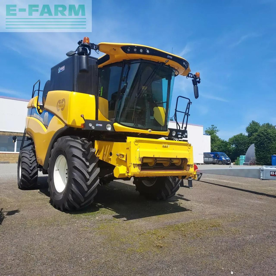 New Holland ch 7.70 stage 5 - Maaidorser: afbeelding 2 New Holland ch 7.70 stage 5 - Maaidorser: afbeelding 2
