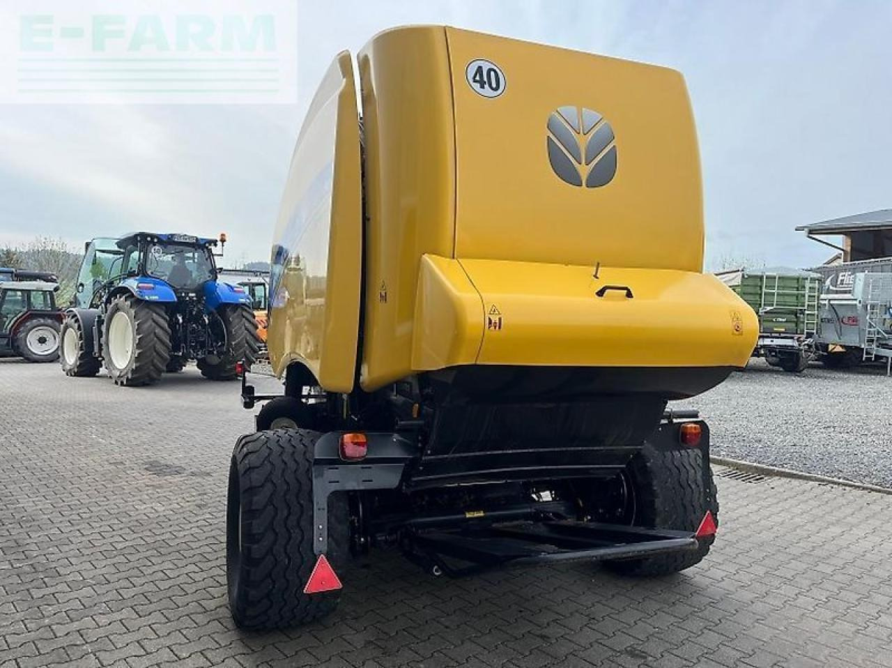 New Holland rb 180 c - Vierkante balenpers: afbeelding 4 New Holland rb 180 c - Vierkante balenpers: afbeelding 4