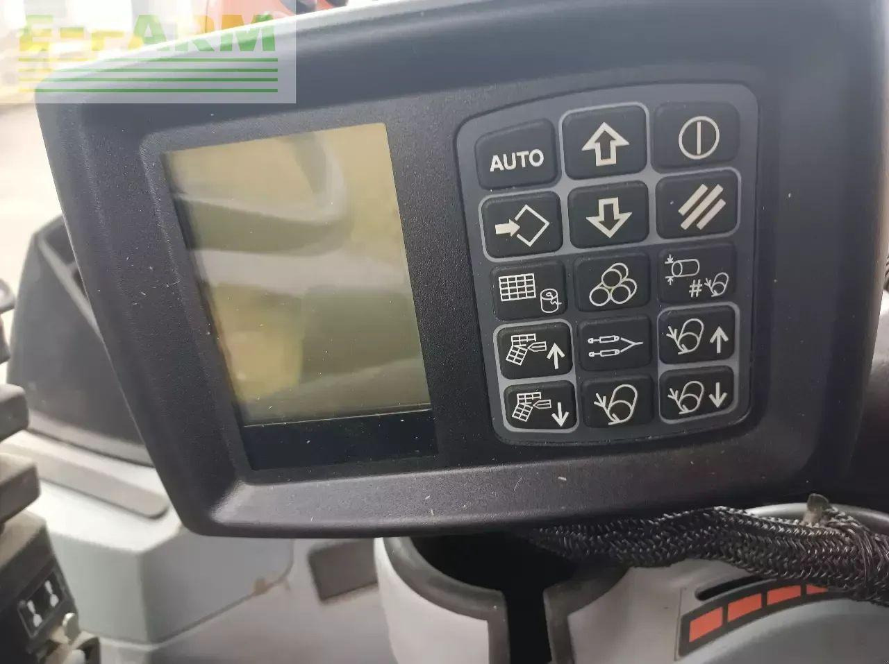 New Holland rolt belt 180 superfeed - Vierkante balenpers: afbeelding 5 New Holland rolt belt 180 superfeed - Vierkante balenpers: afbeelding 5