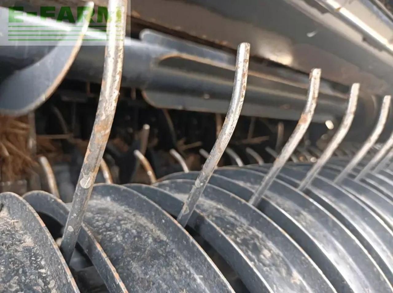 New Holland rolt belt 180 superfeed - Vierkante balenpers: afbeelding 4 New Holland rolt belt 180 superfeed - Vierkante balenpers: afbeelding 4