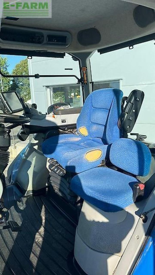 New Holland t 8.390 uc ultra command lastschalter traktor - Tractor: afbeelding 4 New Holland t 8.390 uc ultra command lastschalter traktor - Tractor: afbeelding 4