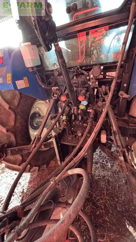 New Holland t5.100 dual command - Tractor: afbeelding 4 New Holland t5.100 dual command - Tractor: afbeelding 4