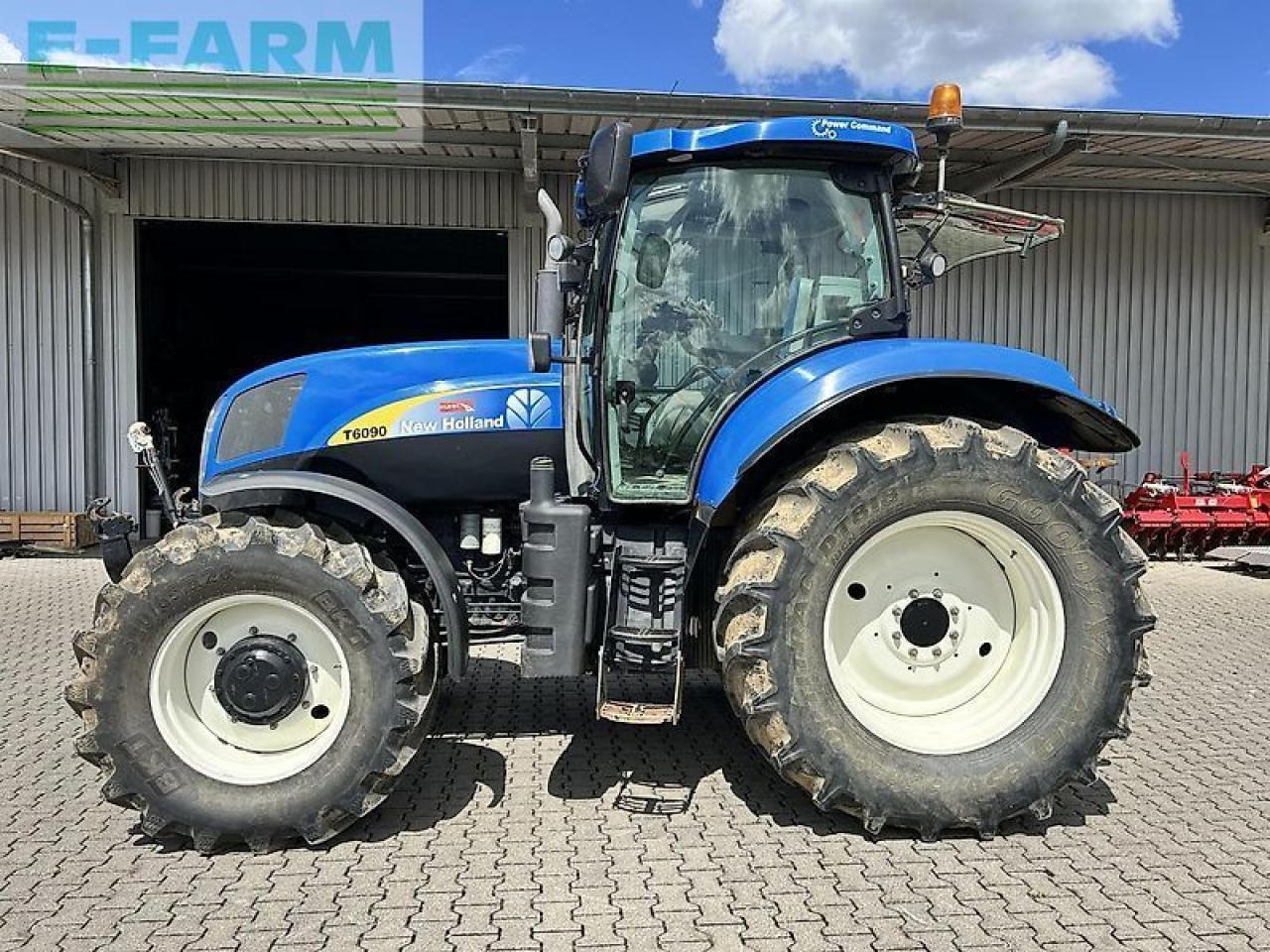 New Holland t6090 power command - Tractor: afbeelding 1 New Holland t6090 power command - Tractor: afbeelding 1
