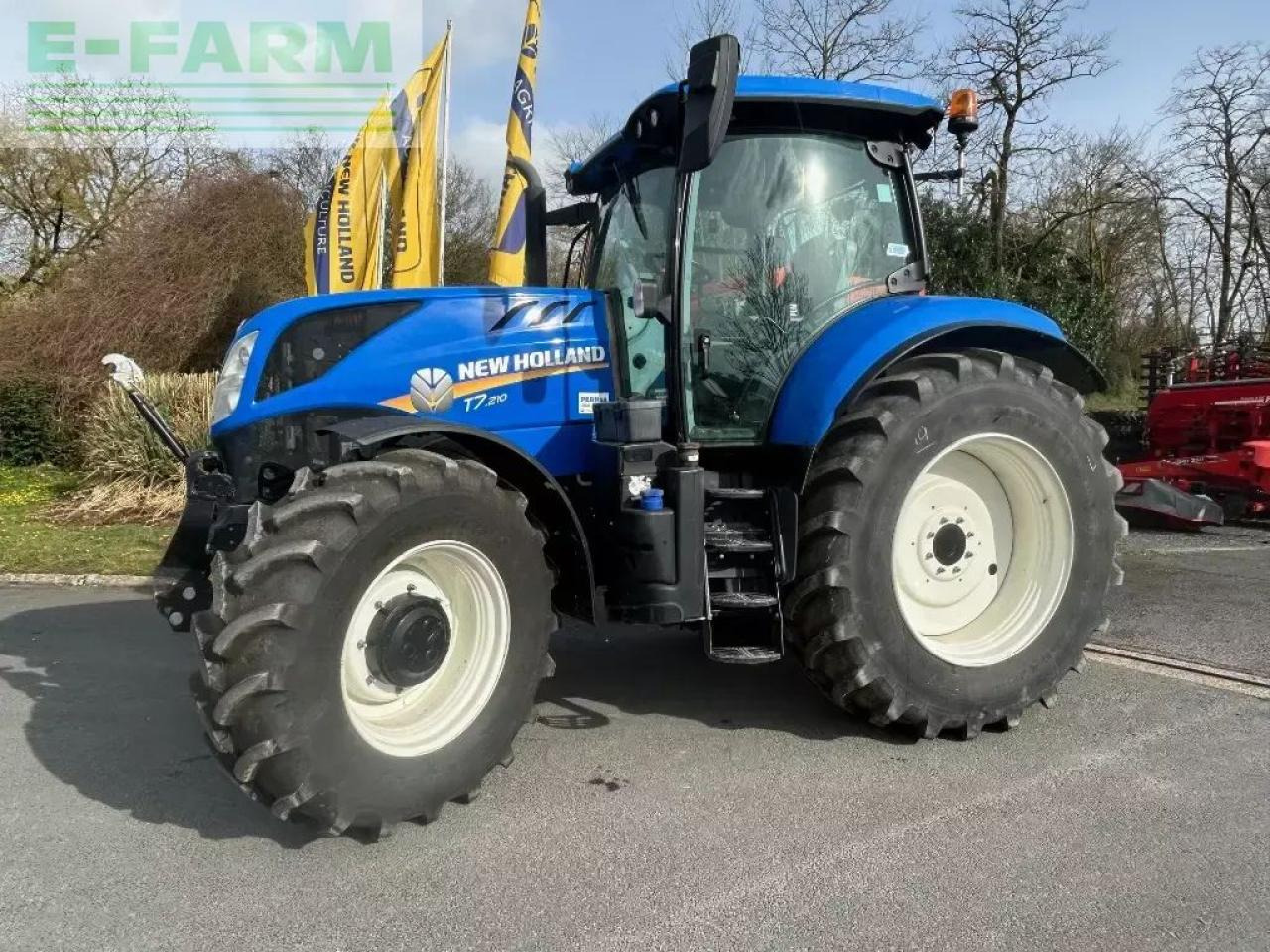 New Holland t7.210 classic - Tractor: afbeelding 1 New Holland t7.210 classic - Tractor: afbeelding 1