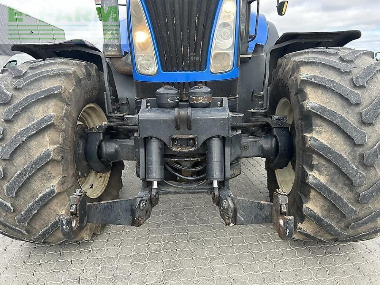 New Holland t8050 - Tractor: afbeelding 4 New Holland t8050 - Tractor: afbeelding 4