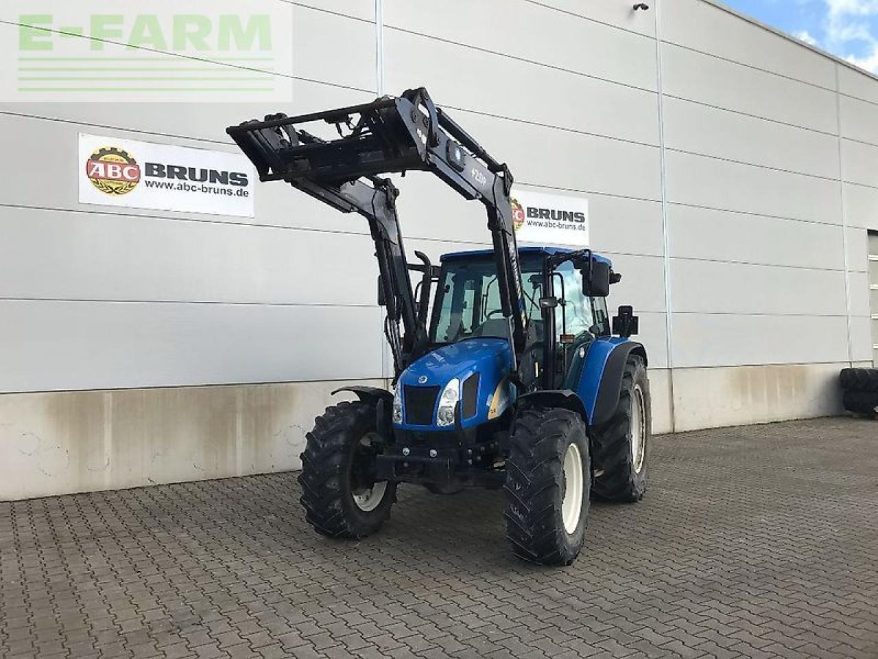 New Holland tl 90 a dt A - Tractor: afbeelding 1 New Holland tl 90 a dt A - Tractor: afbeelding 1