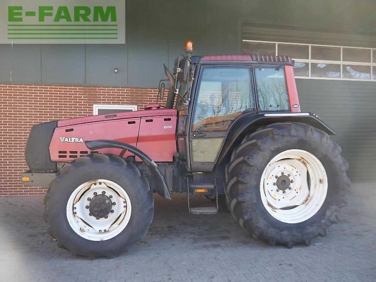 Valtra 8450 - Tractor: afbeelding 5 Valtra 8450 - Tractor: afbeelding 5