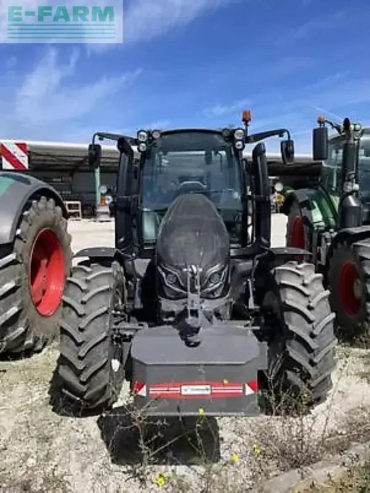 Valtra g125 - Tractor: afbeelding 2 Valtra g125 - Tractor: afbeelding 2