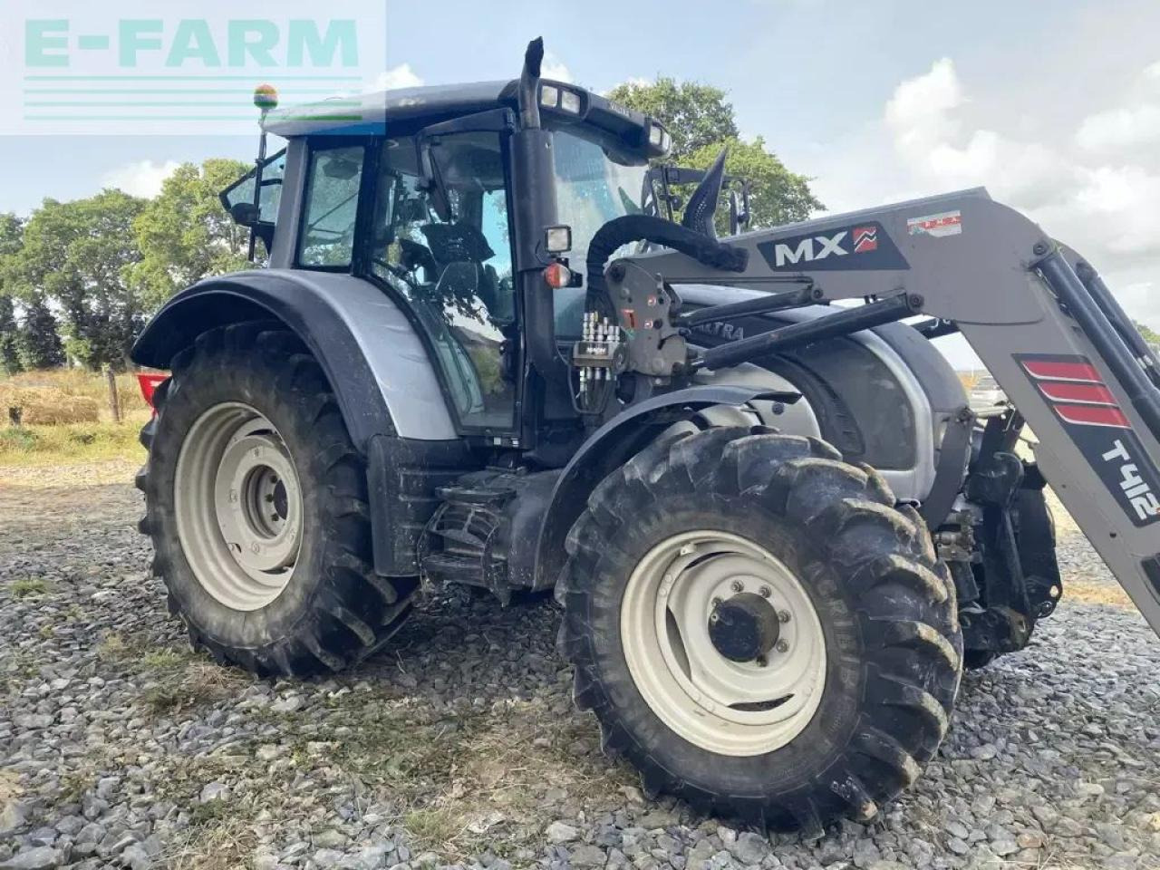 Valtra n 142 - Tractor: afbeelding 1 Valtra n 142 - Tractor: afbeelding 1