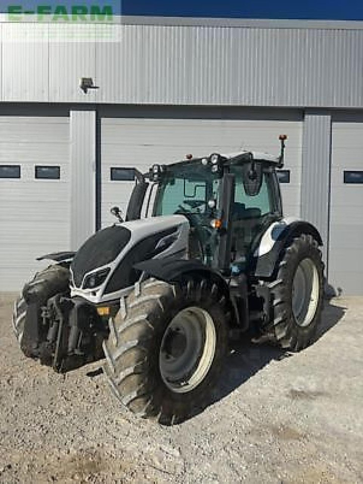 Valtra n134 h5 - Tractor: afbeelding 1 Valtra n134 h5 - Tractor: afbeelding 1