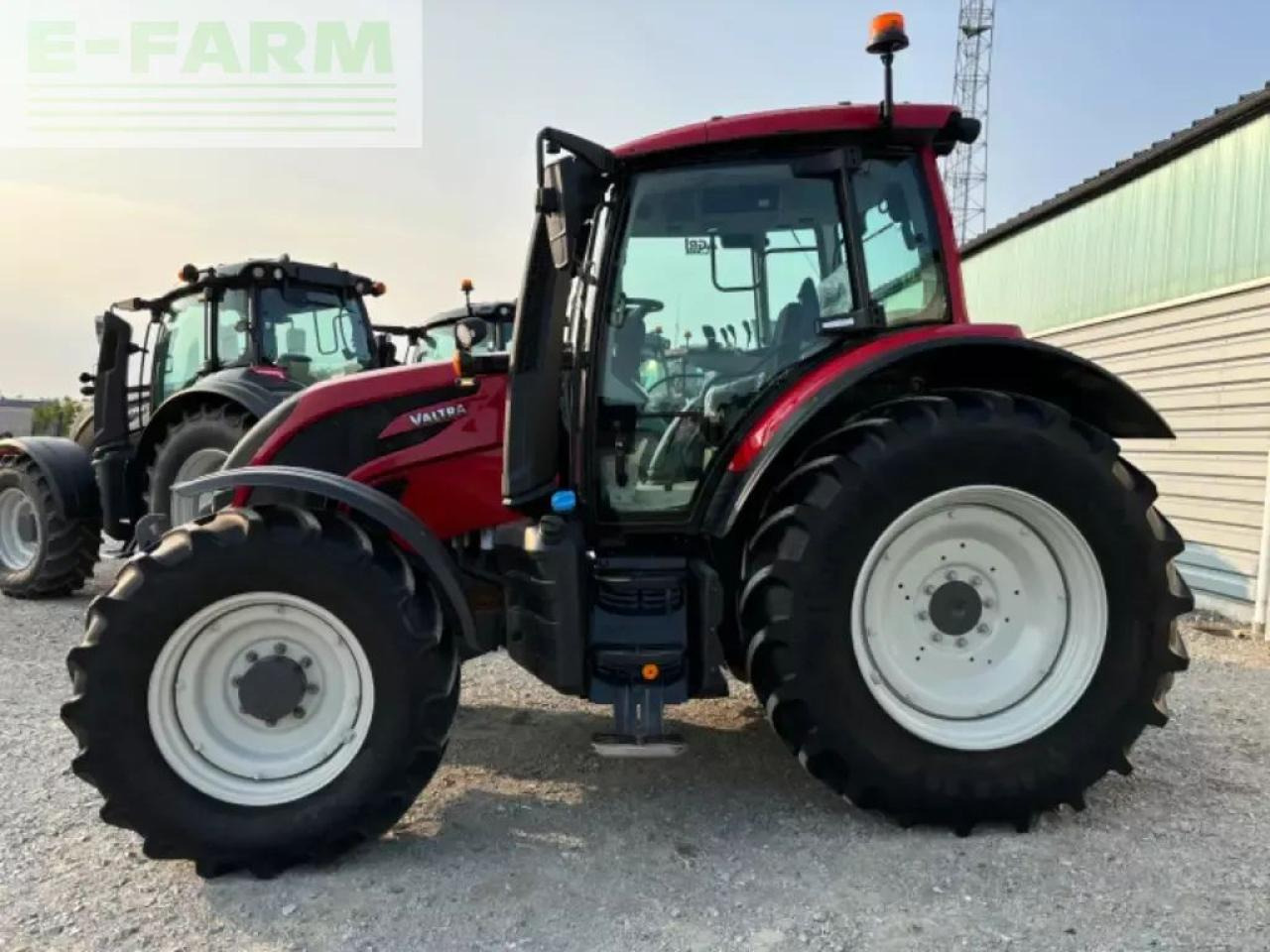 Valtra n135h - Tractor: afbeelding 1 Valtra n135h - Tractor: afbeelding 1