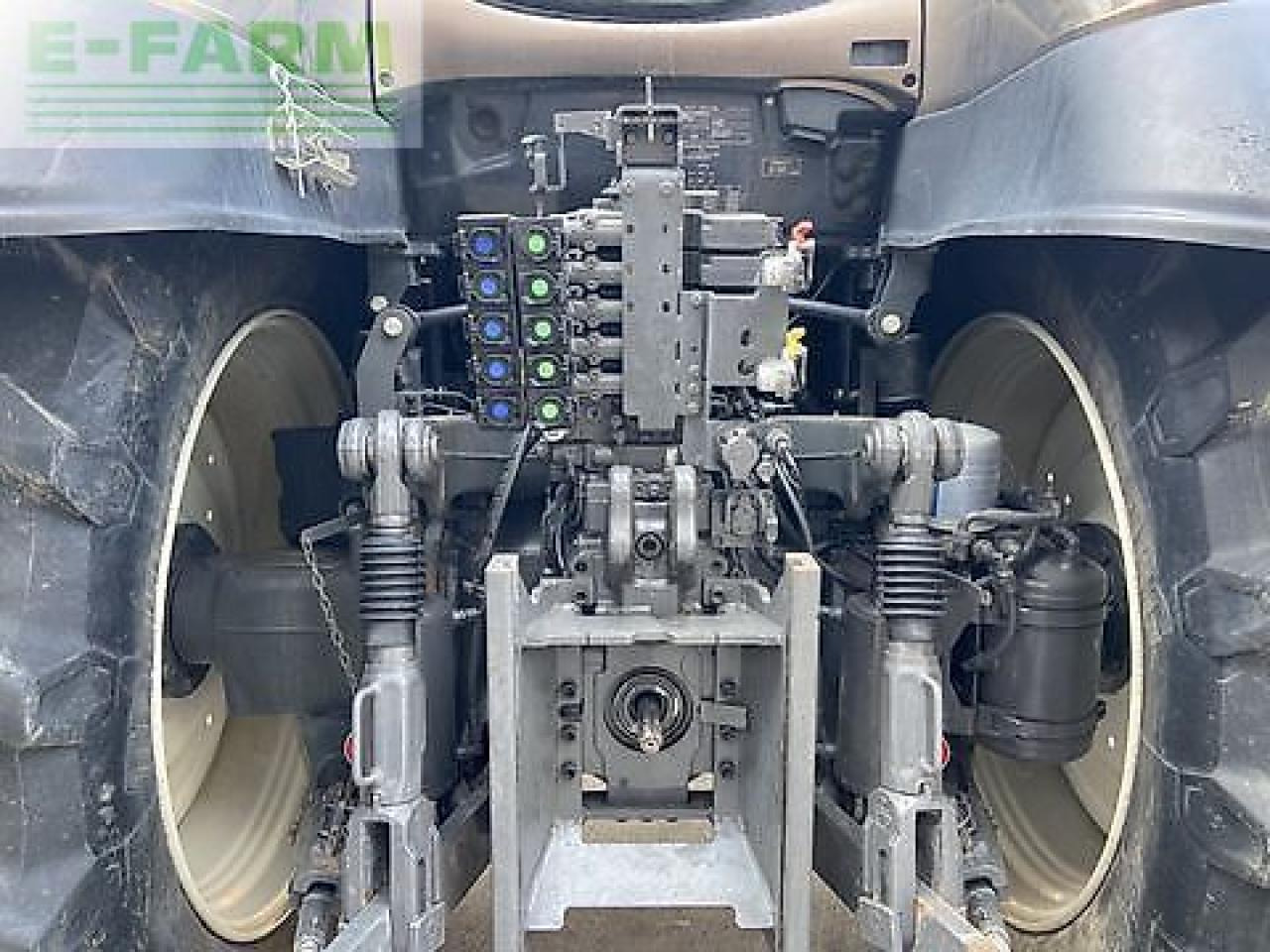 Valtra t 214 direct Direct - Tractor: afbeelding 5 Valtra t 214 direct Direct - Tractor: afbeelding 5