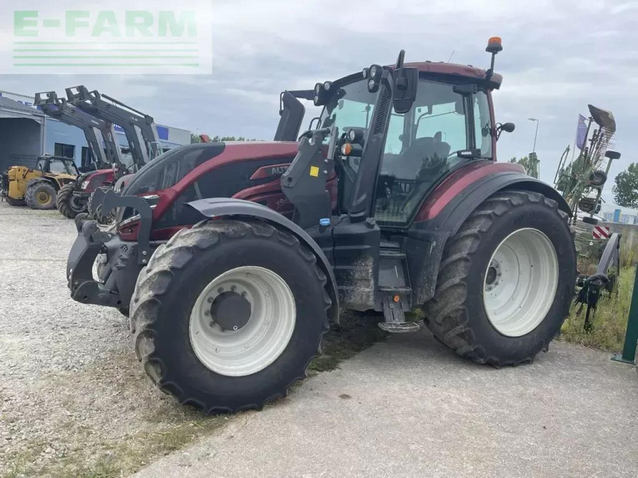 Valtra t175 - Tractor: afbeelding 2 Valtra t175 - Tractor: afbeelding 2