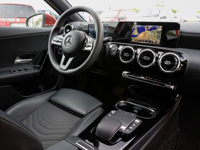 MERCEDES-BENZ A 180 Style,Autom.,8 fach Bereift - Sedan: afbeelding 2 MERCEDES-BENZ A 180 Style,Autom.,8 fach Bereift - Sedan: afbeelding 2