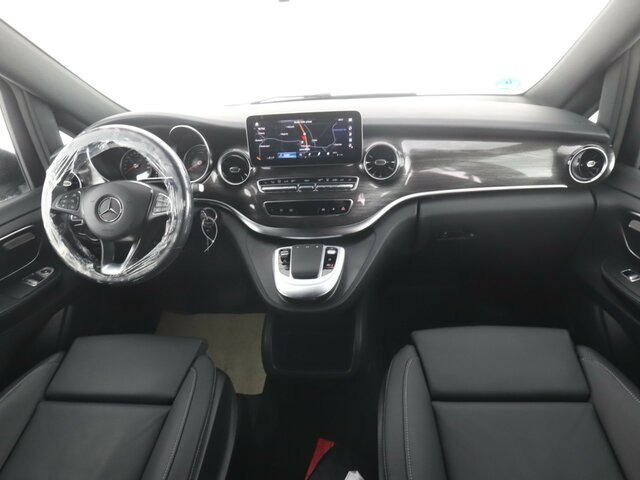 MERCEDES-BENZ EQV 300 Avantgarde Line,lang,7Sitze,2xKlima,LED - Personenvervoer, Elektrische bedrijfswagen: afbeelding 2 MERCEDES-BENZ EQV 300 Avantgarde Line,lang,7Sitze,2xKlima,LED - Personenvervoer, Elektrische bedrijfswagen: afbeelding 2