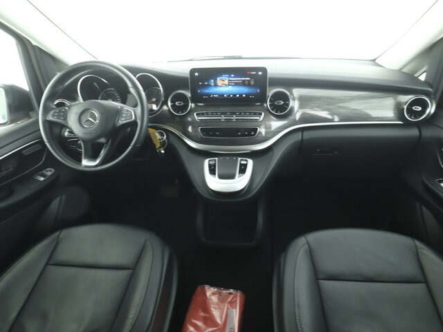 MERCEDES-BENZ EQV 300 Avantgarde,lang,8Sitzer,2xSchiebetür,LED... - Personenvervoer, Elektrische bedrijfswagen: afbeelding 2 MERCEDES-BENZ EQV 300 Avantgarde,lang,8Sitzer,2xSchiebetür,LED... - Personenvervoer, Elektrische bedrijfswagen: afbeelding 2