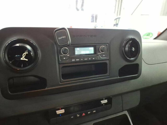 MERCEDES-BENZ eSprinter 312 Kasten FWD,Klima,Post Tür... - Gesloten bestelwagen, Elektrische bedrijfswagen: afbeelding 2 MERCEDES-BENZ eSprinter 312 Kasten FWD,Klima,Post Tür... - Gesloten bestelwagen, Elektrische bedrijfswagen: afbeelding 2