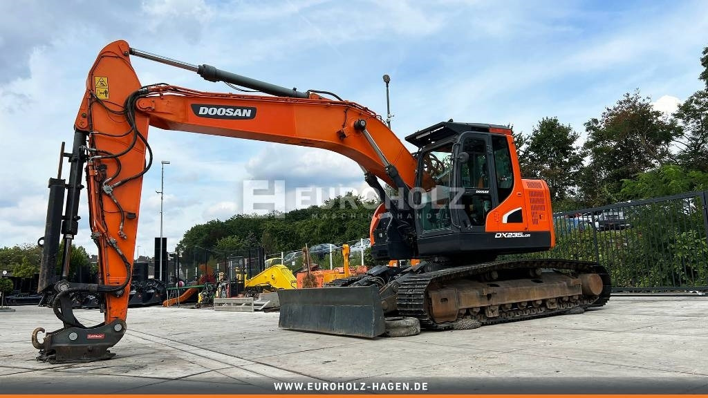 Doosan Kettenbagger DX 235 LCR-5, hyd. SW OilQuick 70-55 - Rupsgraafmachine: afbeelding 5 Doosan Kettenbagger DX 235 LCR-5, hyd. SW OilQuick 70-55 - Rupsgraafmachine: afbeelding 5