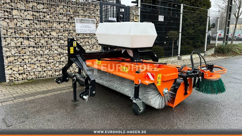 Kehrmaschine ZM2000 mit Seitenbesen - Veeg voor Gemeentelijke machine/ Speciaal: afbeelding 2 Kehrmaschine ZM2000 mit Seitenbesen - Veeg voor Gemeentelijke machine/ Speciaal: afbeelding 2