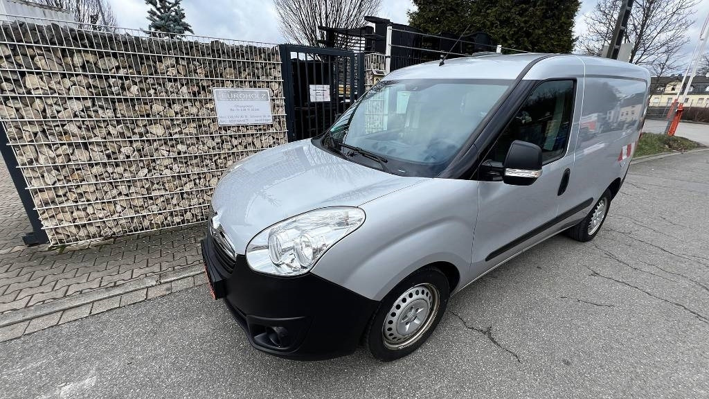 Opel Combo 1.3, Kasten, Transporter, Werkstattschränke - Bestelwagen gesloten laadbak: afbeelding 1 Opel Combo 1.3, Kasten, Transporter, Werkstattschränke - Bestelwagen gesloten laadbak: afbeelding 1