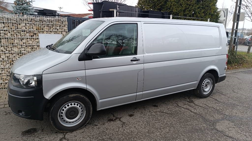 Volkswagen T5 2.0 TDI, Transporter, Kasten, Werkstattschränke - Bestelwagen gesloten laadbak: afbeelding 3 Volkswagen T5 2.0 TDI, Transporter, Kasten, Werkstattschränke - Bestelwagen gesloten laadbak: afbeelding 3
