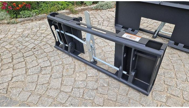Big Adapter Avant auf Euro Aufnahme - Aanbouwdeel: afbeelding 2 Big Adapter Avant auf Euro Aufnahme - Aanbouwdeel: afbeelding 2