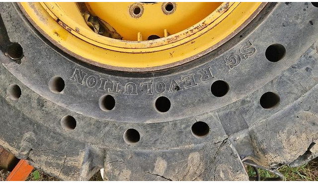 Leasing Big Vollgummi Räder 20,5 x 25 mit Volvo Felgen Big Vollgummi Räder 20,5 x 25 mit Volvo Felgen: afbeelding 6 Leasing Big Vollgummi Räder 20,5 x 25 mit Volvo Felgen Big Vollgummi Räder 20,5 x 25 mit Volvo Felgen: afbeelding 6