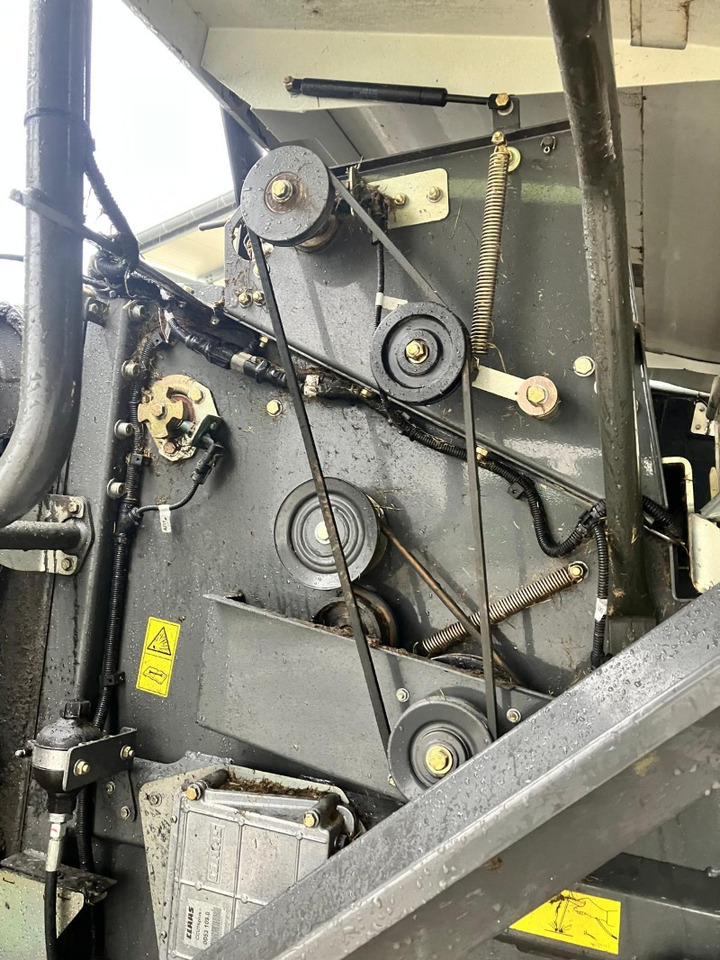 CLAAS Rollant 454 - Hooi-/ Voedermachine: afbeelding 1 CLAAS Rollant 454 - Hooi-/ Voedermachine: afbeelding 1