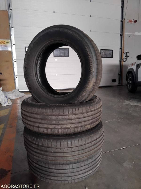 4 PNEUS LOT n° 51 : 4 pneus HANKOOK VENTUS Prime4 215/65R17 99H - Band: afbeelding 1 4 PNEUS LOT n° 51 : 4 pneus HANKOOK VENTUS Prime4 215/65R17 99H - Band: afbeelding 1