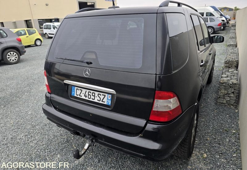 4X4 MERCEDES 400 ML - 2003 - 331 769 KM - Personenwagen: afbeelding 4 4X4 MERCEDES 400 ML - 2003 - 331 769 KM - Personenwagen: afbeelding 4