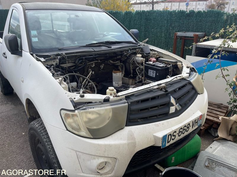 4x4 Mitsubishi - Kleine bestelwagen: afbeelding 3 4x4 Mitsubishi - Kleine bestelwagen: afbeelding 3