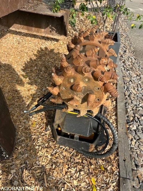 FRAISE HYDRAULIQUE DE DEMONSTRATION MB CRUSHER POUR PELLE 18-25 TONNES 2019 - Aanbouwdeel voor Bouwmachine: afbeelding 2 FRAISE HYDRAULIQUE DE DEMONSTRATION MB CRUSHER POUR PELLE 18-25 TONNES 2019 - Aanbouwdeel voor Bouwmachine: afbeelding 2