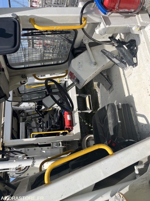 VEHICULE MULTI SERVICE METALLIANCE VMS30RR - 2012 / 6200 HEURES - Andere machine: afbeelding 2 VEHICULE MULTI SERVICE METALLIANCE VMS30RR - 2012 / 6200 HEURES - Andere machine: afbeelding 2