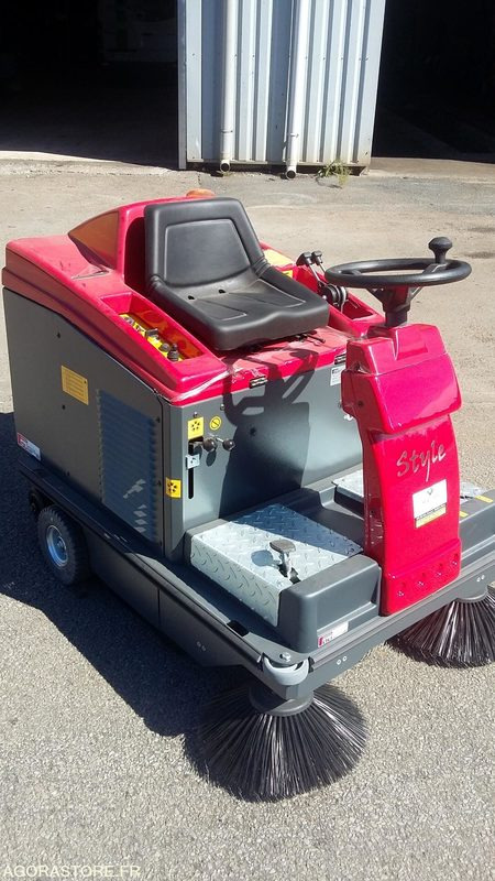 BALAYEUSE ELECTRIQUE A BATTERIES STYLE E70 - 2023 - Veegwagen: afbeelding 3 BALAYEUSE ELECTRIQUE A BATTERIES STYLE E70 - 2023 - Veegwagen: afbeelding 3