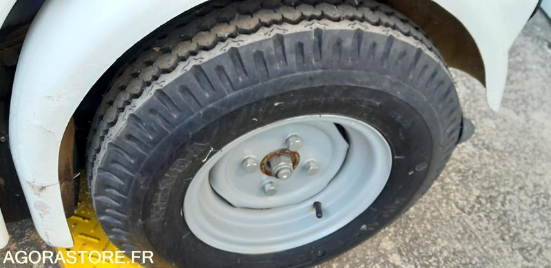 BALAYEUSE ELECTRIQUE ECO 36 - Veegwagen: afbeelding 4 BALAYEUSE ELECTRIQUE ECO 36 - Veegwagen: afbeelding 4