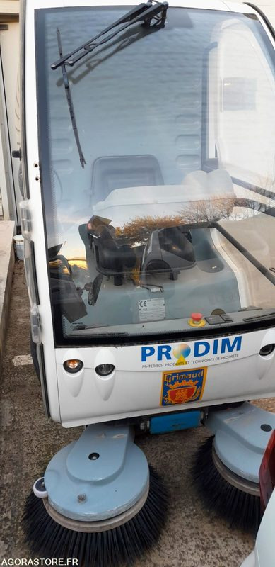 BALAYEUSE ELECTRIQUE ECO 36 - Veegwagen: afbeelding 3 BALAYEUSE ELECTRIQUE ECO 36 - Veegwagen: afbeelding 3