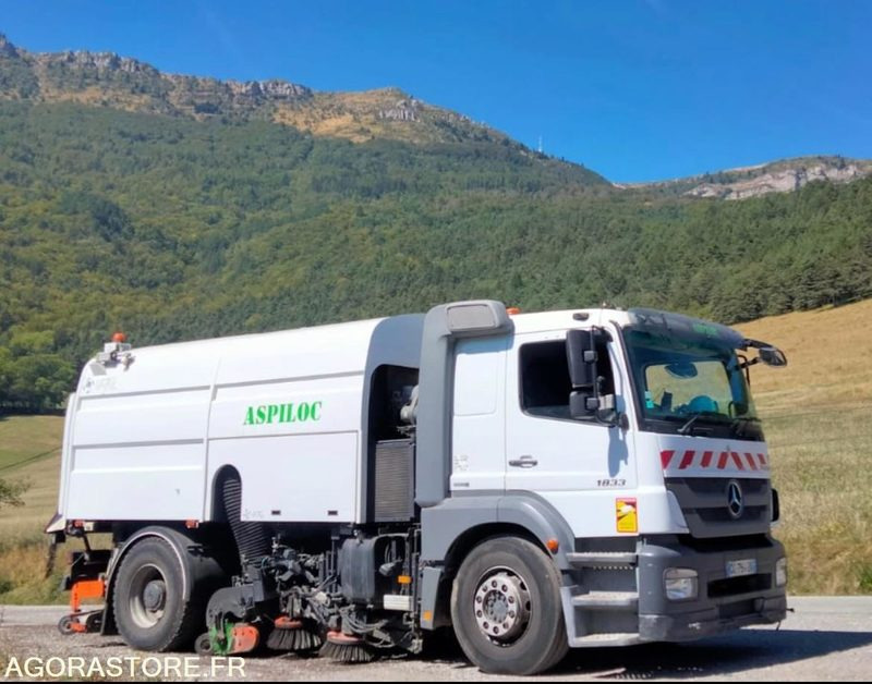 BALAYEUSE LAVEUSE THP MERCEDES BH9 ANNEE 2012 - 246000KMS - Veegwagen: afbeelding 1 BALAYEUSE LAVEUSE THP MERCEDES BH9 ANNEE 2012 - 246000KMS - Veegwagen: afbeelding 1