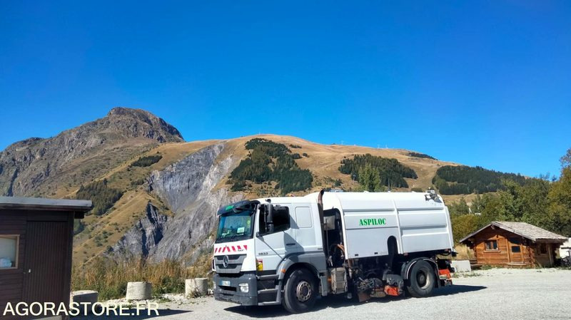 BALAYEUSE LAVEUSE THP MERCEDES BH9 ANNEE 2012 - 246000KMS - Veegwagen: afbeelding 3 BALAYEUSE LAVEUSE THP MERCEDES BH9 ANNEE 2012 - 246000KMS - Veegwagen: afbeelding 3