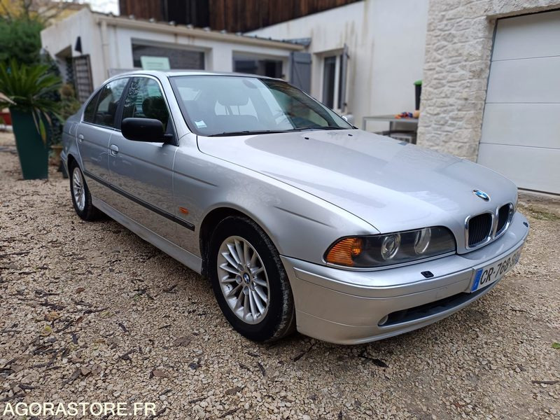 BMW SERIE 5 525i 2.5 i 192CH BOITE AUTOMATIQUE - 2001 - 212000KMS - Personenwagen: afbeelding 3 BMW SERIE 5 525i 2.5 i 192CH BOITE AUTOMATIQUE - 2001 - 212000KMS - Personenwagen: afbeelding 3
