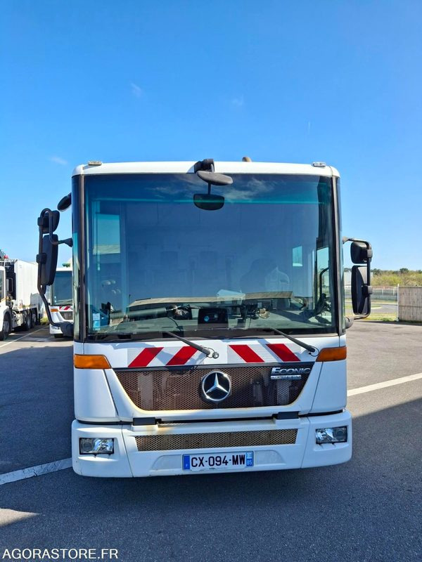 BOM Mercedes Econic 243135 kms 2013 - Vuilniswagen: afbeelding 5 BOM Mercedes Econic 243135 kms 2013 - Vuilniswagen: afbeelding 5