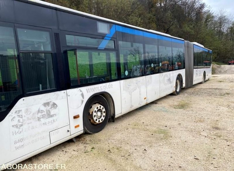 BUS ARTICULE MERCEDES CITAROS - 2003 / 650 000 KM - Gelede bus: afbeelding 1 BUS ARTICULE MERCEDES CITAROS - 2003 / 650 000 KM - Gelede bus: afbeelding 1