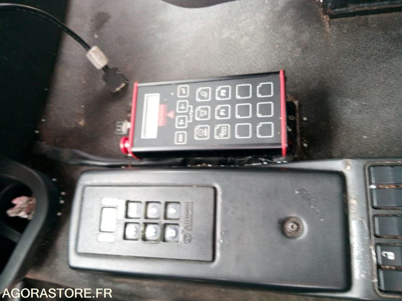 Vuilniswagen Bom Renault 320DXI: afbeelding 9 Vuilniswagen Bom Renault 320DXI: afbeelding 9